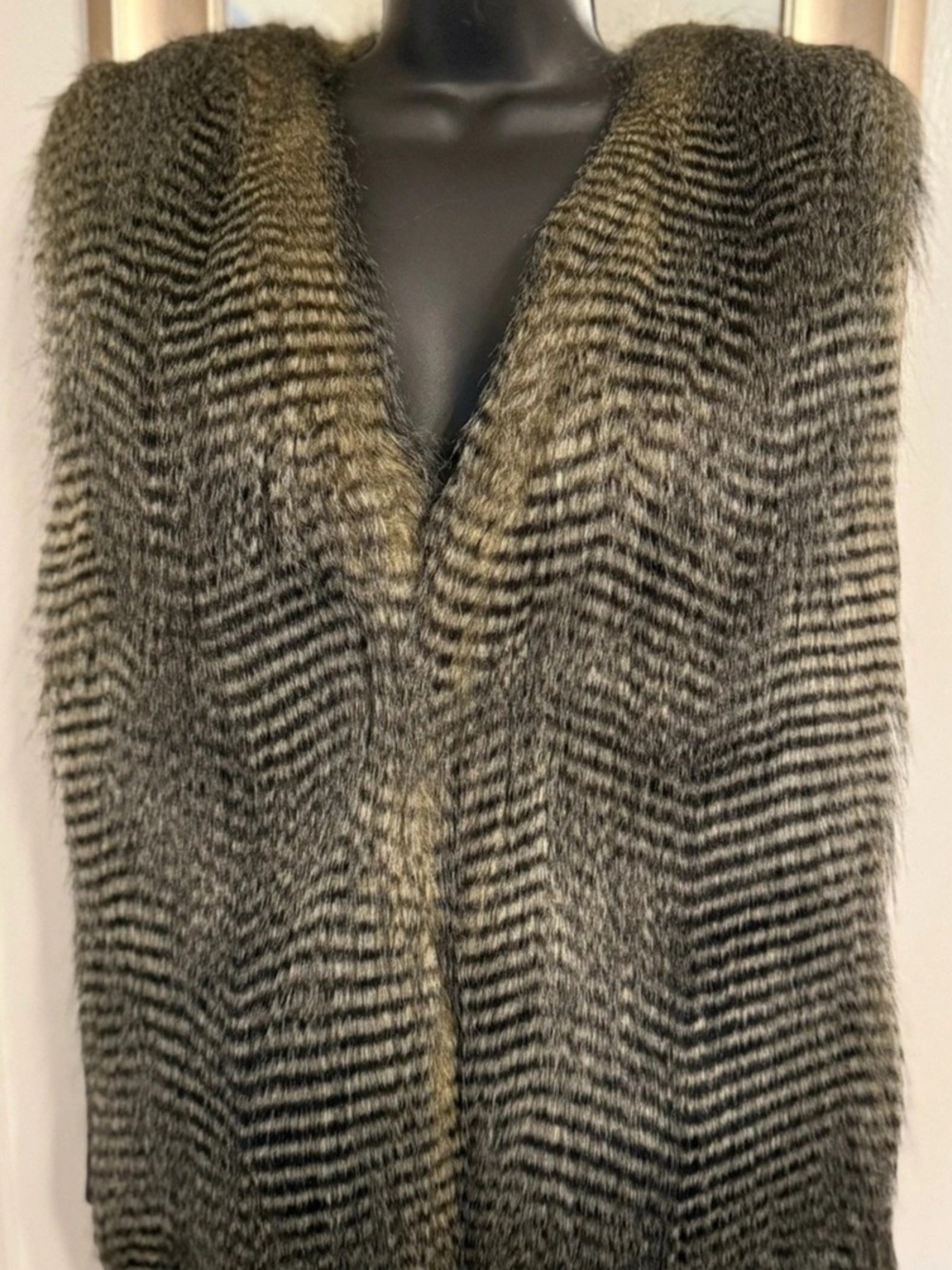Forever 21 Contemporary Faux Fur Vest in Black & Brown
